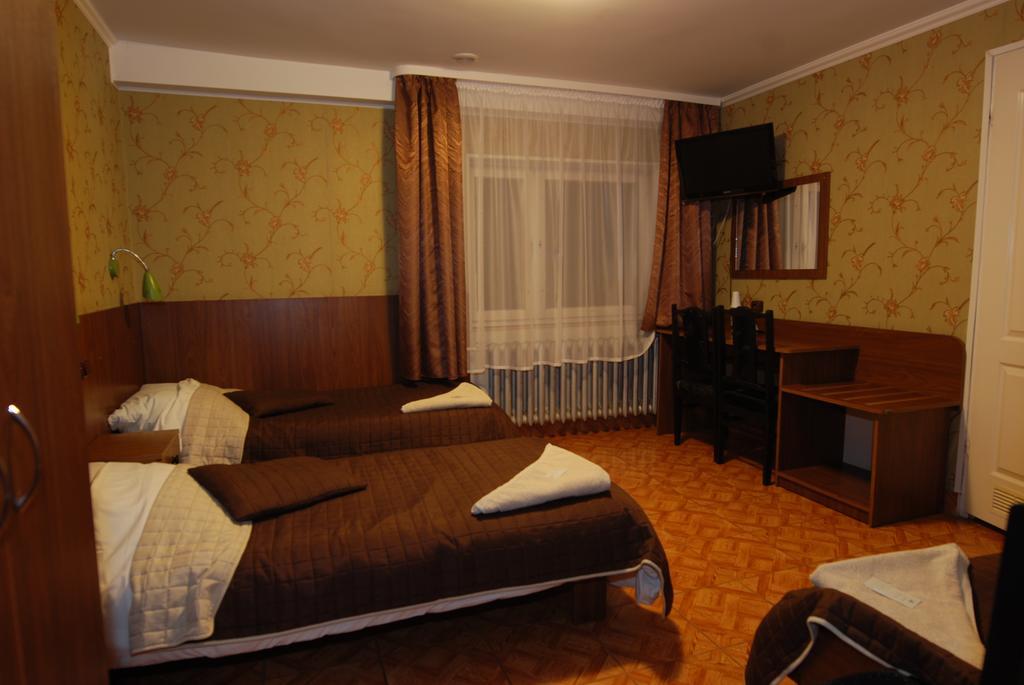 Hotel La-Musica Пясечно Экстерьер фото