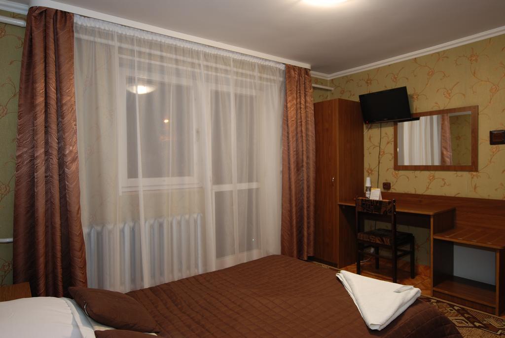 Hotel La-Musica Пясечно Экстерьер фото