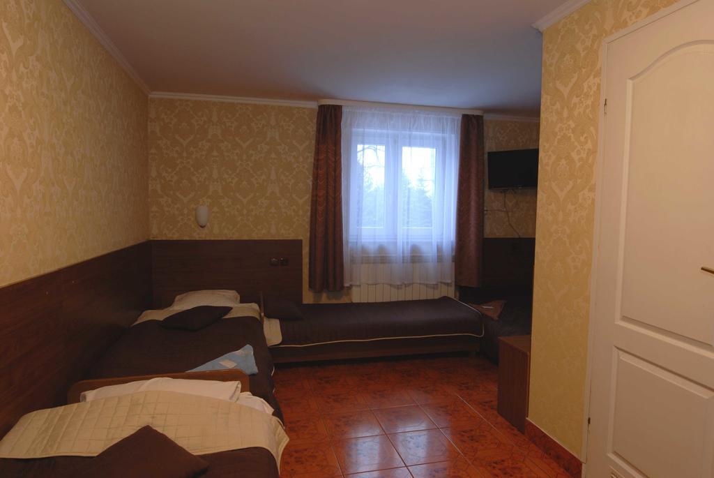 Hotel La-Musica Пясечно Экстерьер фото